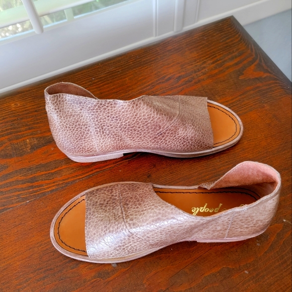 FREE PEOPLE SANDALS SZ. 36 1/2 Tan - Picture 2 of 7